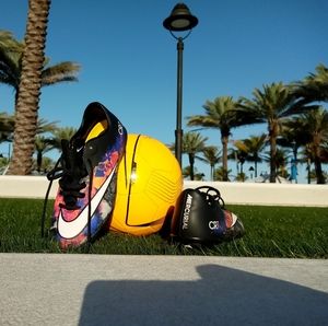 JR Mercurial Victory V CR7 TF size 5Y (684853-018)